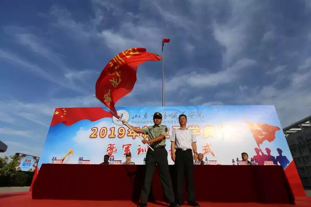 中国军网■那些年，我们一起经历的军训……