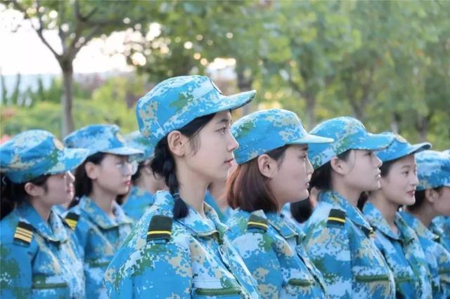 中国军网■那些年，我们一起经历的军训……