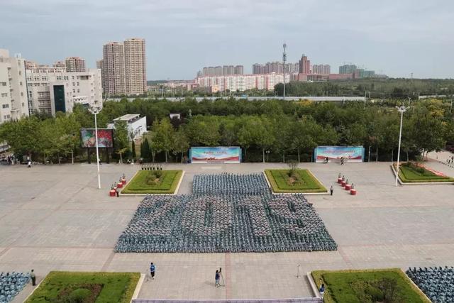 中国军网■那些年，我们一起经历的军训……