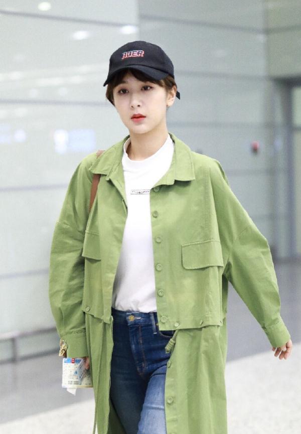 杨紫的时尚穿搭休闲又显气质让你美出新高度