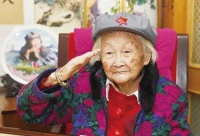 【中国妇女报】沈跃跃黄晓薇看望慰问王定国、屠呦呦、张弥曼，本报典藏的题词、版面、传记了解一下