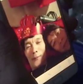光明网：刷爆朋友圈的偷拍照：爱笑的人，都活得很漂亮