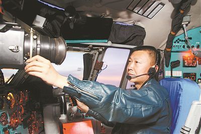 #解放军报#我驾军机接同胞回家