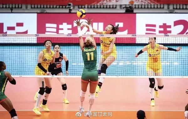 环球网：女排逆转力克巴西队 落后时郎平提醒队员从零开始
