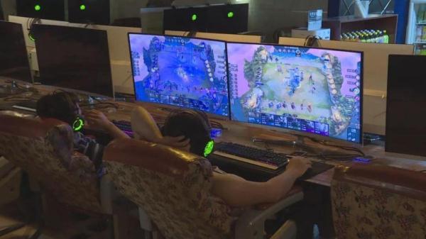 「光明网」宠妻无底线？妻子却为了娘家，把他推向了……