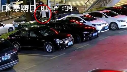 「光明网」停车位上两车“离奇”相撞 民警一查真相竟是……