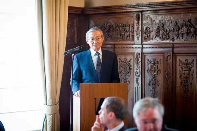 中青在线■驻欧盟大使张明：中国将坚定不移地选择开放、合作与规则