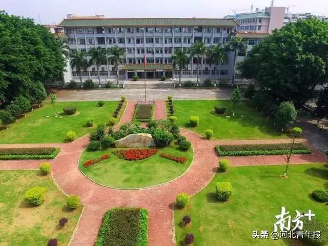 [河北青年报]他一生不穿名牌，一个盒饭打发一餐，却捐款1400多次，捐赠总额超过了12亿元