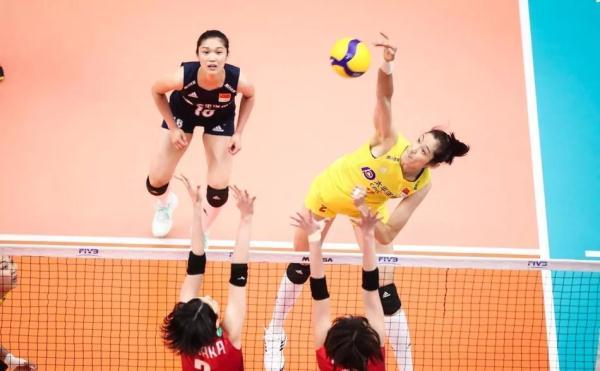 光明网@观察｜中国女排世界杯轻松五连胜，要想卫冕还得过美国