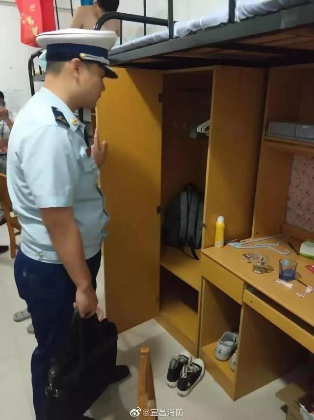 「中国之声」又在寝室煮火锅？“最强宿管”现场查！网友：一锅端了