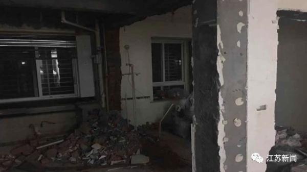 「光明网」男子买房没几天，一个奇葩操作，吓跑周围17户邻居