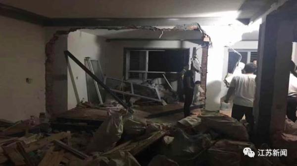 「光明网」男子买房没几天，一个奇葩操作，吓跑周围17户邻居
