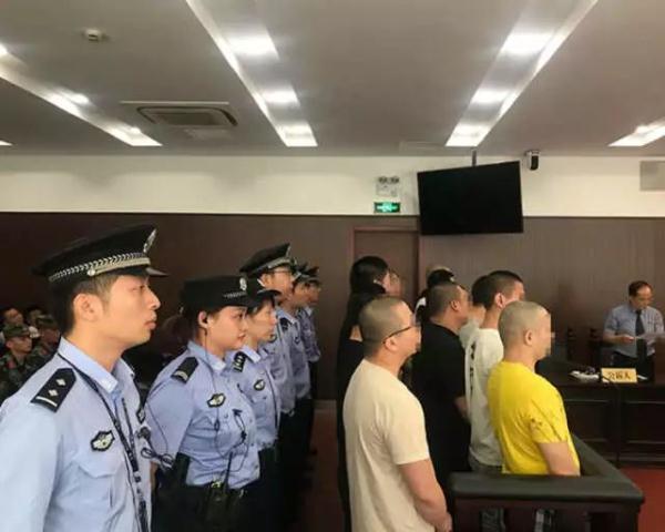 光明网■烧烤店开业，25人进来就点一串羊肉串！被判刑了……