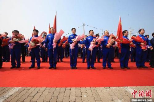 「中国新闻网」用十年走向深海——访“蛟龙号”项目负责人刘峰