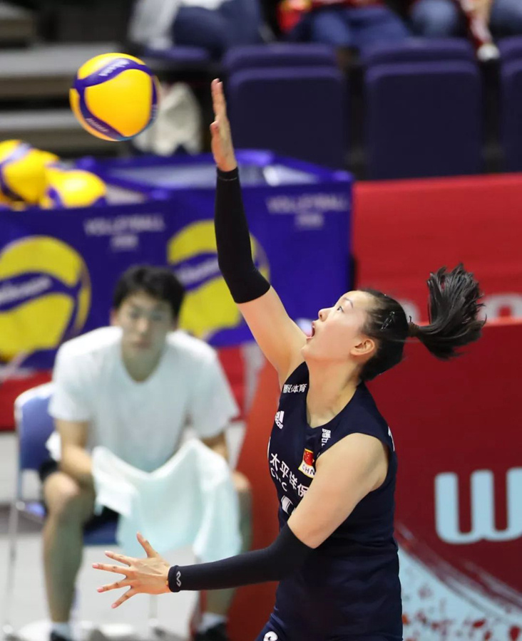 新华社■“八”面威风！又一个3:0，中国女排八连胜！