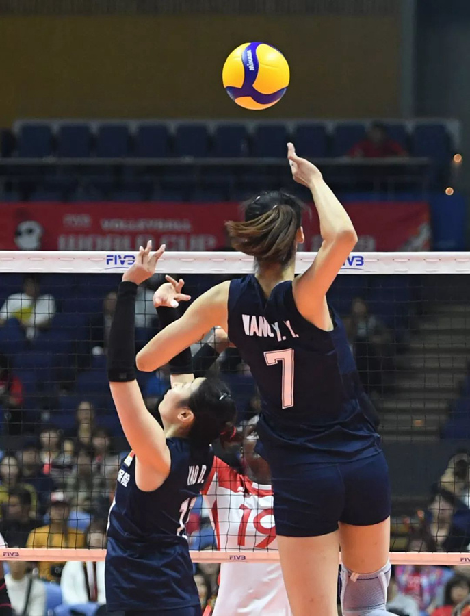 新华社■“八”面威风！又一个3:0，中国女排八连胜！