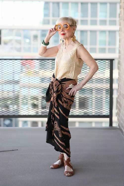 百岁奶奶大聚会太惊艳了还让不让人活了