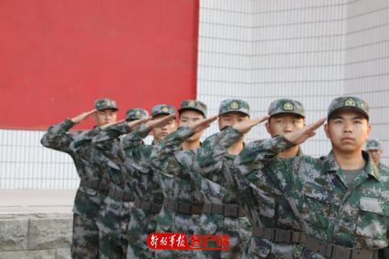 「中国军网」新兵，开训！00后“萌新”秒变“真正男子汉”