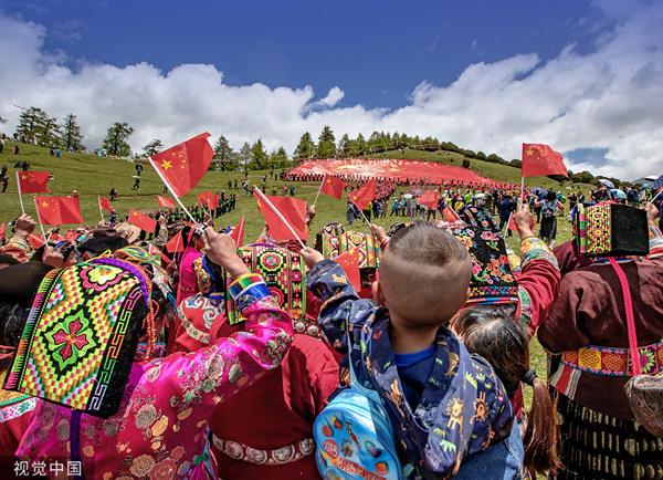 「环球网」专属“花式告白”祖国，全国各地洋溢“中国红”