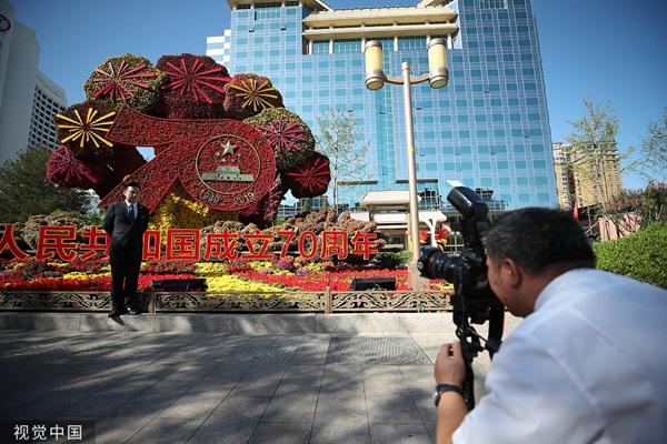 「环球网」专属“花式告白”祖国，全国各地洋溢“中国红”