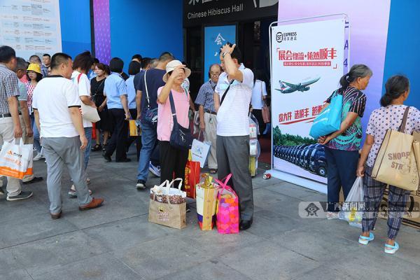 光明网■壮观！东博会公众开放日“买买买”东盟友人送祝福