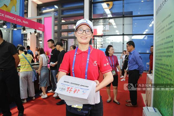 光明网■壮观！东博会公众开放日“买买买”东盟友人送祝福