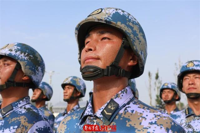 #中国军网#对抗炎热，阅兵村里有“清凉法”