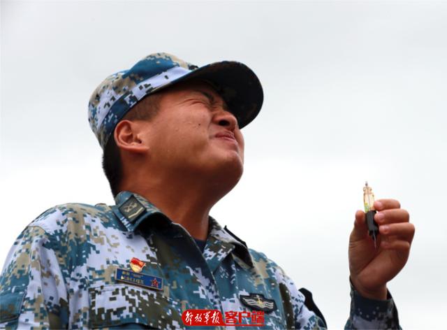#中国军网#对抗炎热，阅兵村里有“清凉法”