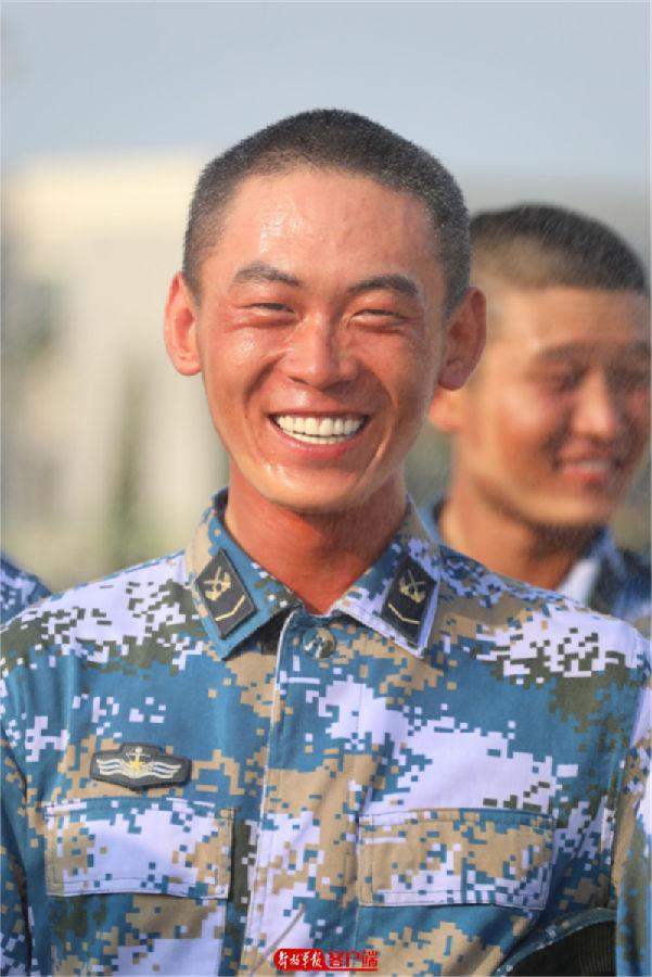 #中国军网#对抗炎热，阅兵村里有“清凉法”