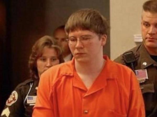 【光明网】59岁“啃老族”整天无所事事，老母亲去世也不敢报警，只为留住养老金