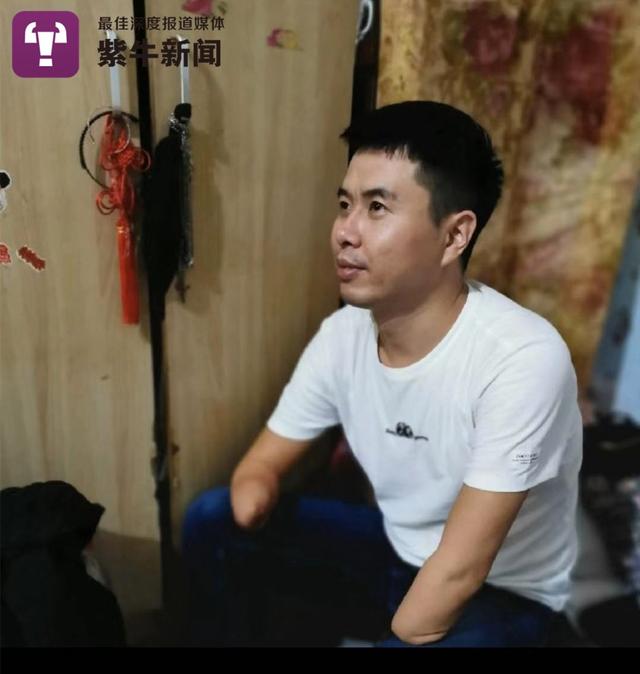 【中国青年网】无手“手艺人”：20多岁遭不幸，拒绝父母庇护，用双臂“捏”出幸福人生