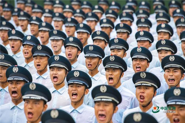 [中国军网]阅兵训练名场面丨听！一声声口令，如龙鸣狮吼，气壮山河