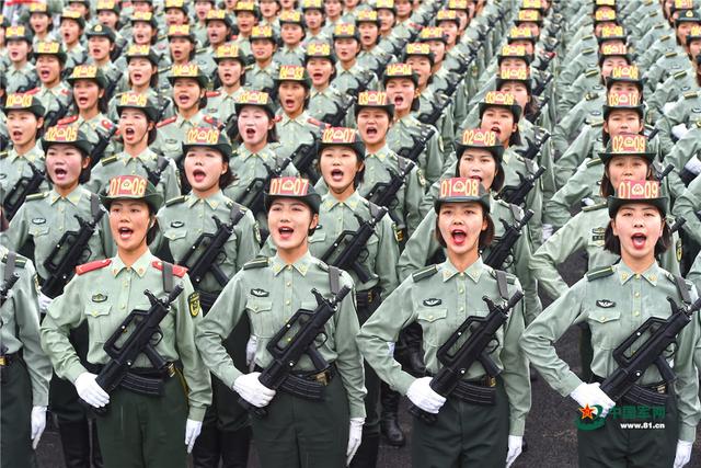 [中国军网]阅兵训练名场面丨听！一声声口令，如龙鸣狮吼，气壮山河