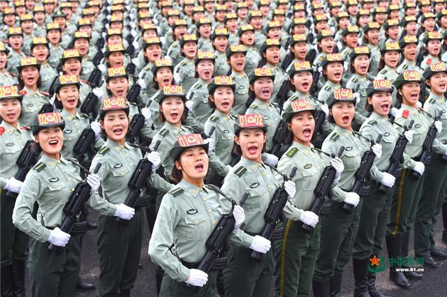 [中国军网]阅兵训练名场面丨听！一声声口令，如龙鸣狮吼，气壮山河