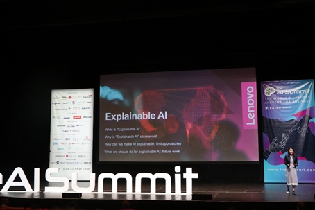 【新华网】联想现身The AI Summit，展示人工智能普及前景