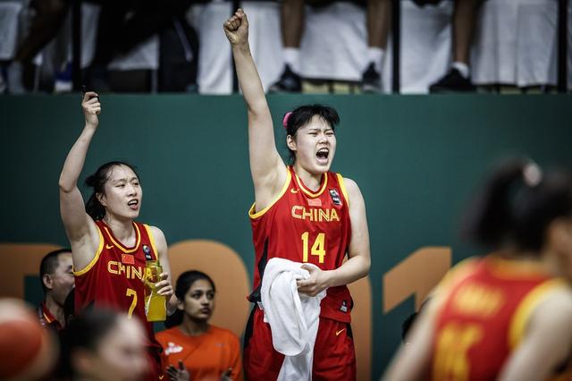 澎湃新闻■体坛联播｜绝杀+抢断发球！中国女篮25年首胜澳大利亚