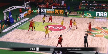 澎湃新闻■体坛联播｜绝杀+抢断发球！中国女篮25年首胜澳大利亚