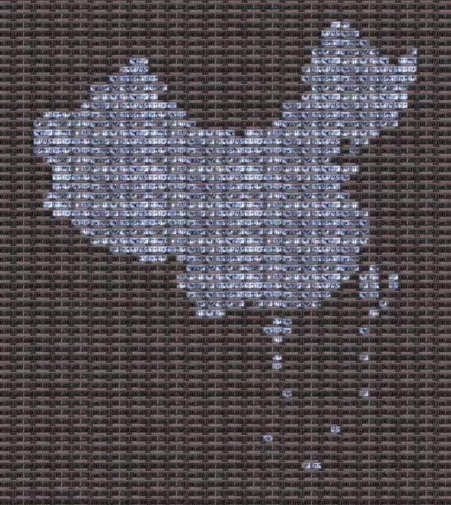 环球网@北理工学生宿舍变身超级大屏，“硬核”表白祖国