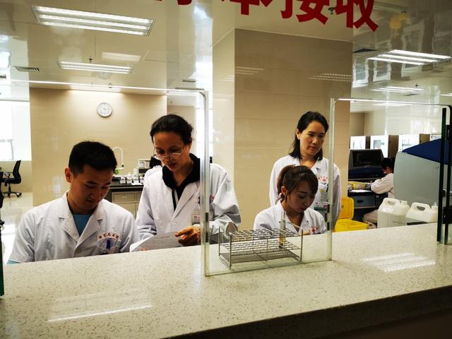 北京日报客户端■血型ABO？特殊“熊猫血”婴儿命悬一线，多亏了他们