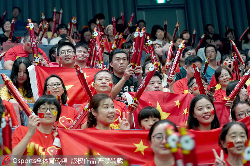 [人民网-体育频道]高清：女排世界中国3-0横扫塞尔维亚 十战全胜提前成功卫冕！