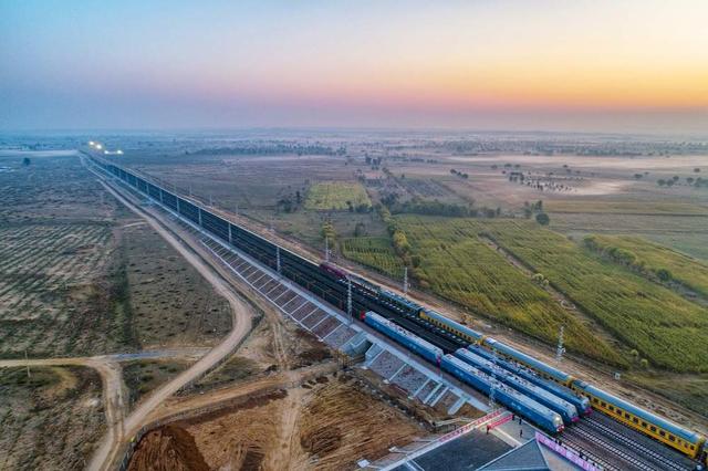 今天刚刚通车的这条铁路有多重要