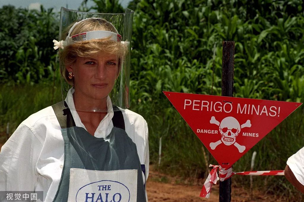 新京报：哈里王子重走戴安娜王妃22年前走过的路