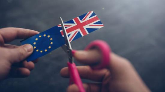 「参考消息」英负责脱欧高官关键时刻辞职 英媒:事态发展令人惊慌