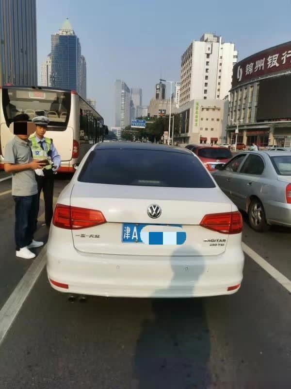 「光明网」睡醒不等于酒醒 一名司机又被“隔夜酒”坑了