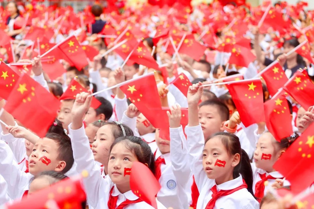 【央视今日亚洲】爱国心爆棚！中国进入举国欢庆时刻