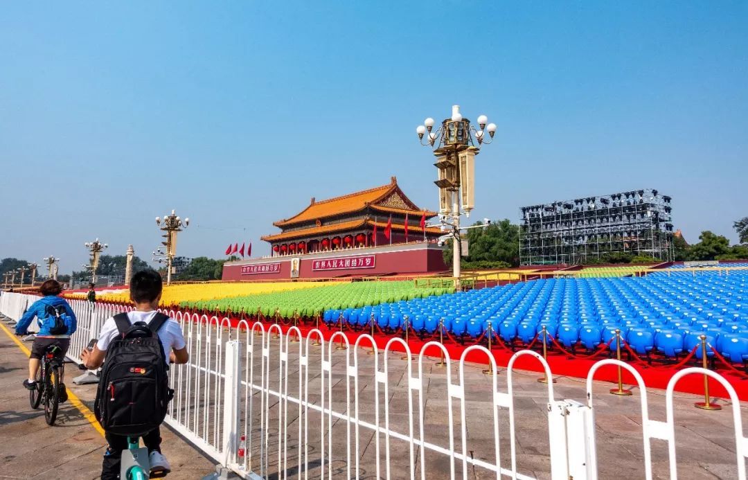 【央视今日亚洲】爱国心爆棚！中国进入举国欢庆时刻