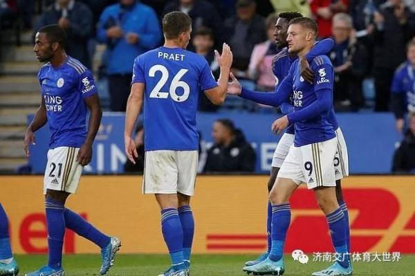 光明网@英超-瓦尔迪梅开二度 莱斯特城5-0大胜跻身前三