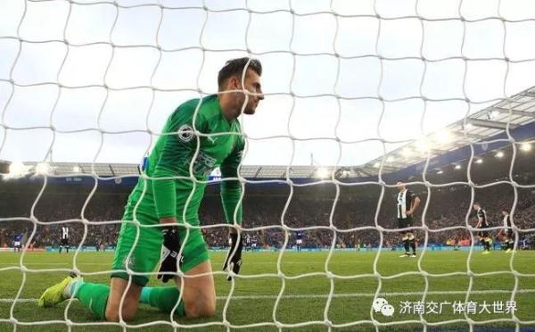 光明网@英超-瓦尔迪梅开二度 莱斯特城5-0大胜跻身前三