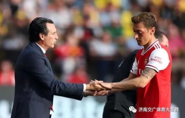 光明网@英超-瓦尔迪梅开二度 莱斯特城5-0大胜跻身前三
