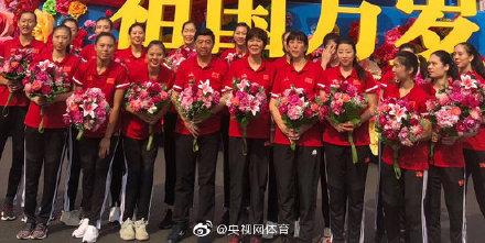 「光明网」郎平第二次登上国庆庆典彩车 女排辉煌最好见证人